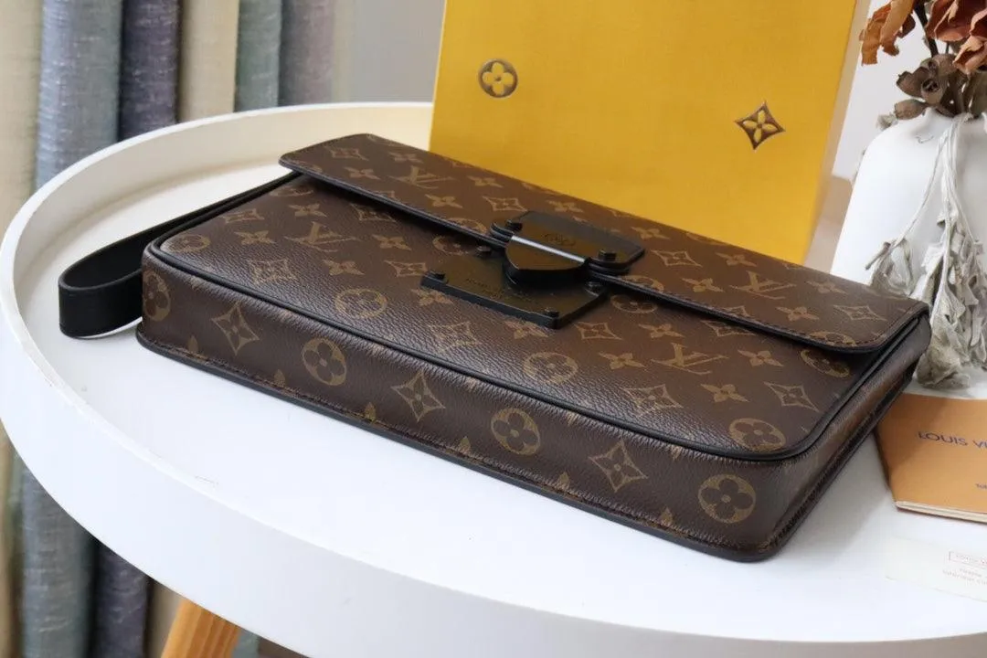 LV S LOCK A4 POUCH M80560